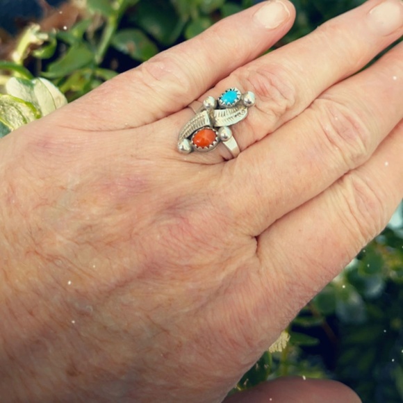 SIGNED STERLING TURQUOISE  RED CORAL RING - SZ  6 1/4 - Picture 4 of 9